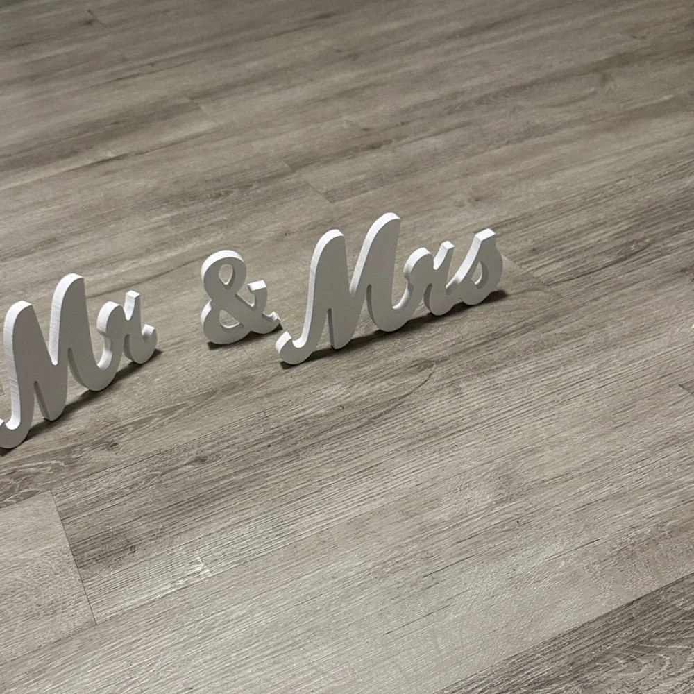 ***2/$15*** Chic White 'Mr & Mrs' Sign